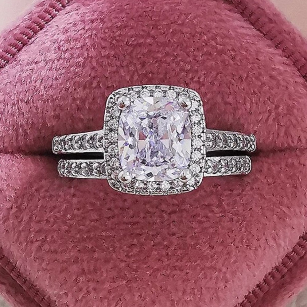 Sterling silver cushion cut engagement ring - Picture 2 of 4